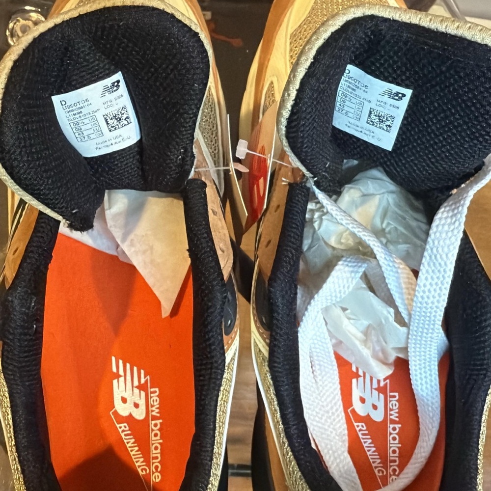 New Balance Men's Beige and Black Sneakers - Picture 5 of 8